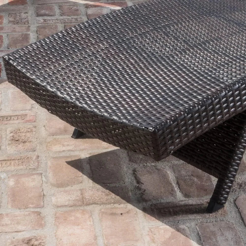 Wicker Chaise Lounge Chairs